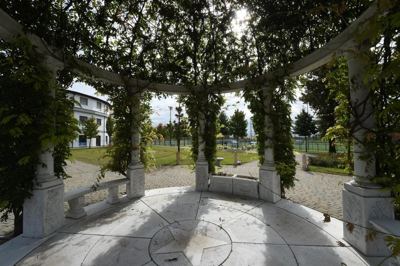 Hotel Novarello Granozzo con Monticello Zewnętrze zdjęcie