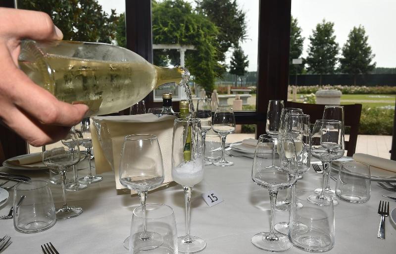 Hotel Novarello Granozzo con Monticello Zewnętrze zdjęcie